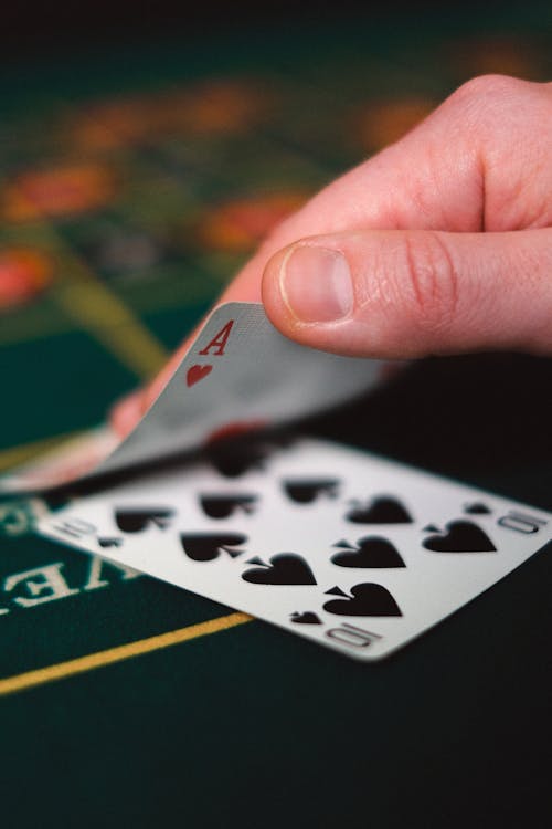 modern-casino-chip-and-card